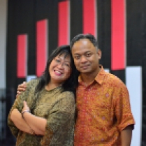 Bersama suami saya. Ari Prasetyo Widiono, S.E.